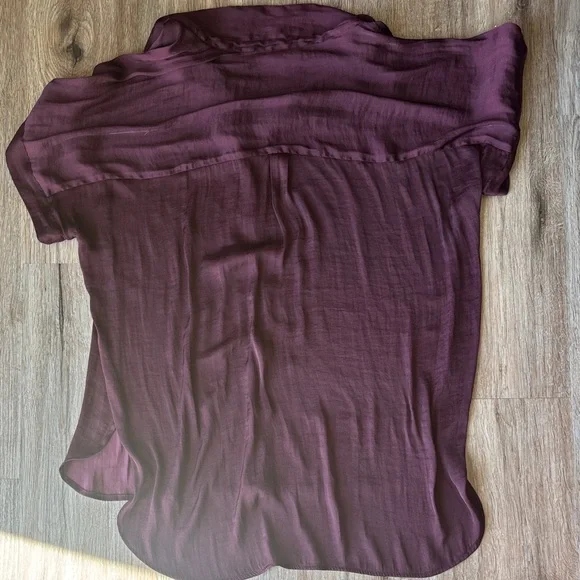 Vince Camuto Plum Short-Sleeve Blouse - Picture 4 of 4
